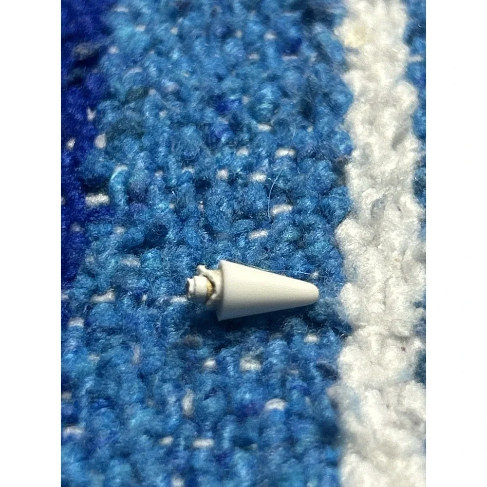 Apple Pencil (USB-C) - White for parts Tip is broken